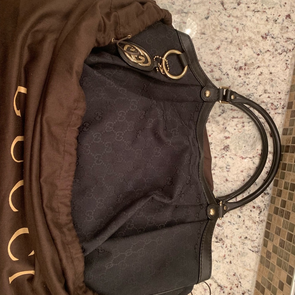 SOLD!!! GUCCI SUKEY BLACK GG BAG